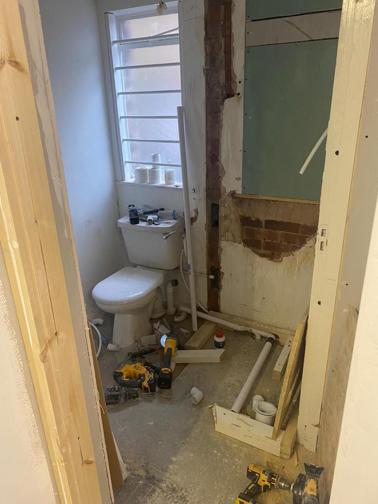 Kitchen & Bathroom